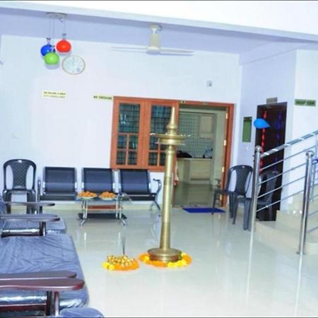 Adhithya Apartments Guruvāyūr Dış mekan fotoğraf