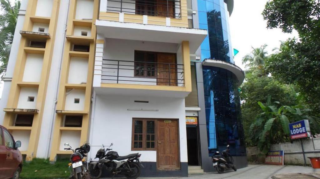 Adhithya Apartments Guruvāyūr Dış mekan fotoğraf