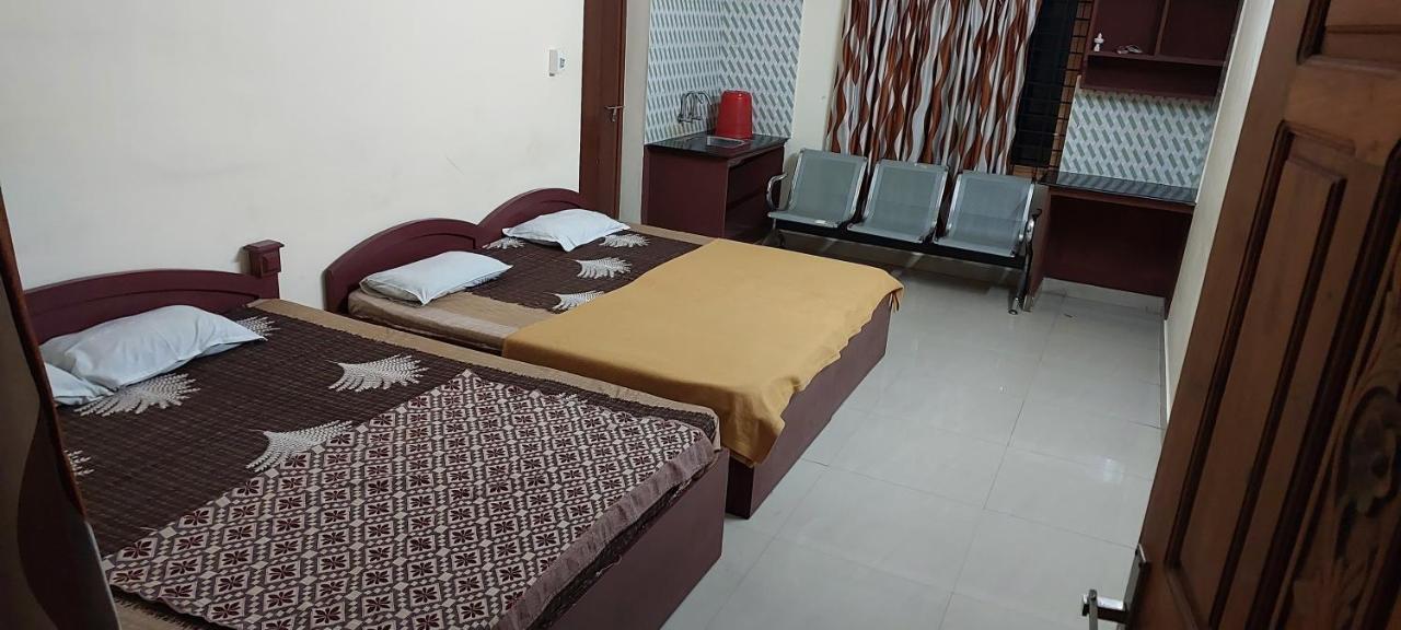 Adhithya Apartments Guruvāyūr Dış mekan fotoğraf