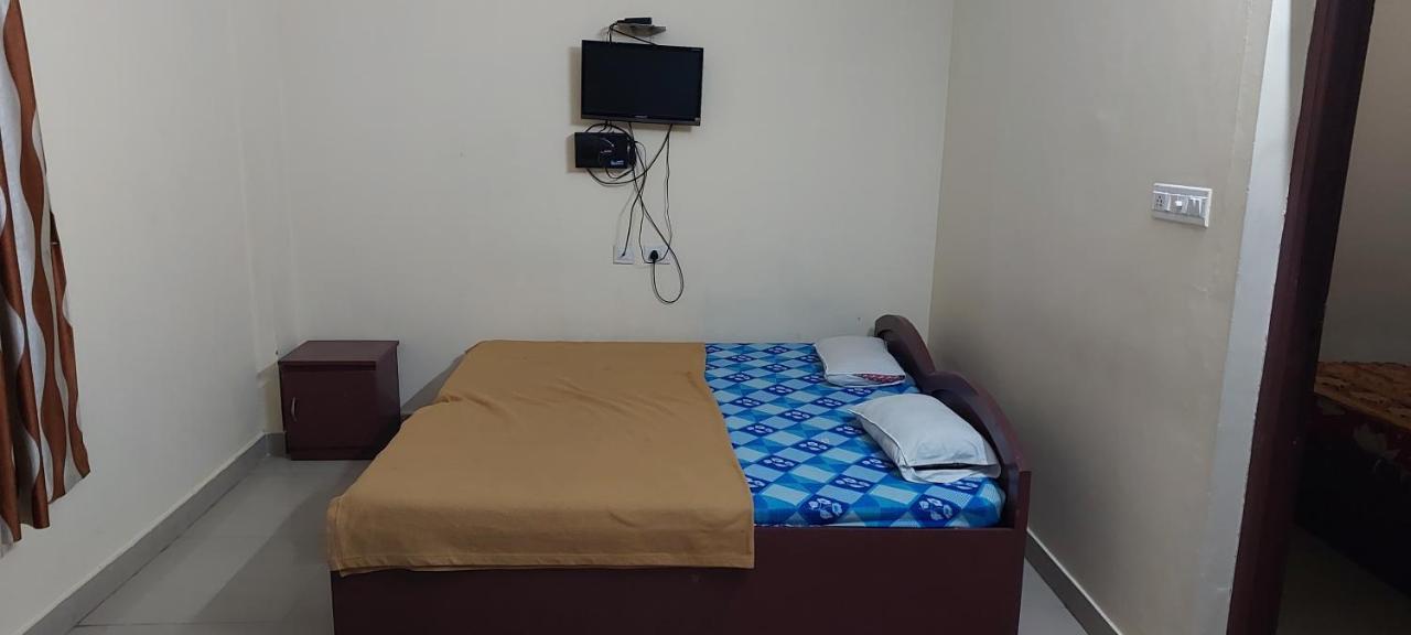 Adhithya Apartments Guruvāyūr Dış mekan fotoğraf