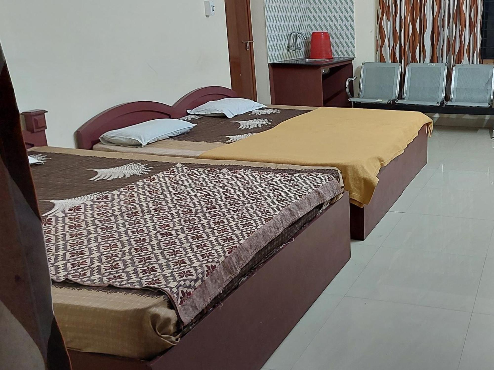 Adhithya Apartments Guruvāyūr Dış mekan fotoğraf