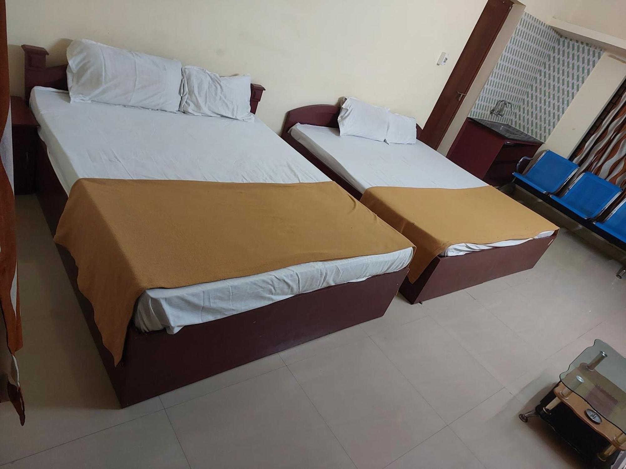 Adhithya Apartments Guruvāyūr Dış mekan fotoğraf