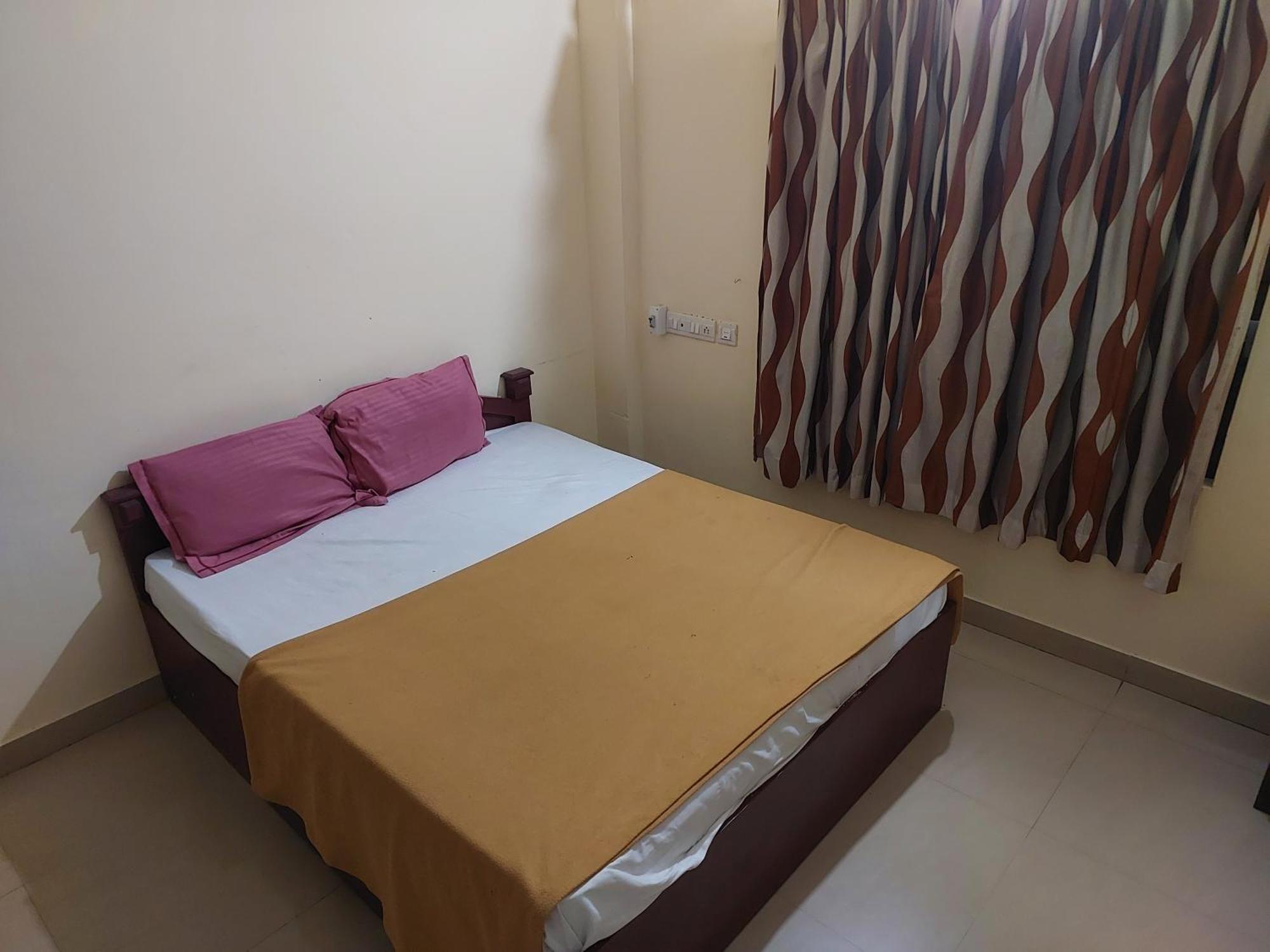 Adhithya Apartments Guruvāyūr Dış mekan fotoğraf